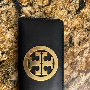 Tory Burch zipper wallet